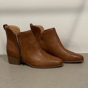 Wonderly Tan Ankle Booties